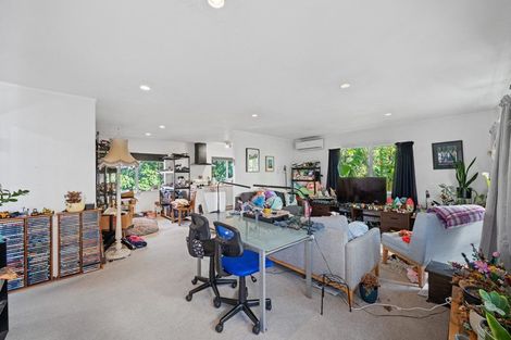 Photo of property in 131c View Road, Sunnyvale, Auckland, 0612