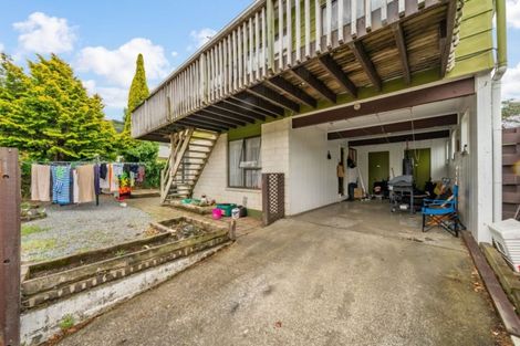 Photo of property in 27a Gemstone Drive, Birchville, Upper Hutt, 5018