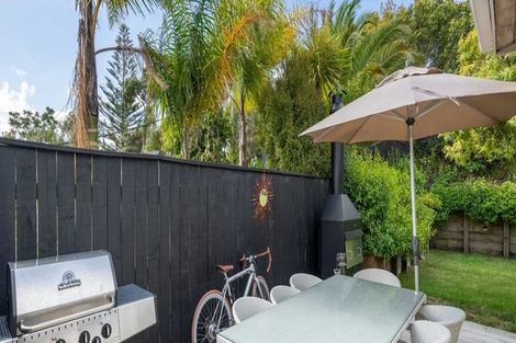 Photo of property in 104 Beach Road, Castor Bay, Auckland, 0620