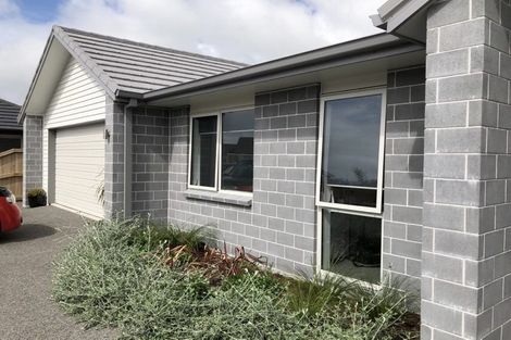 Photo of property in 19 Naeo Close, Papamoa Beach, Papamoa, 3118