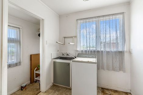 Photo of property in 115 Sunnyside Road, Sunnyvale, Auckland, 0612