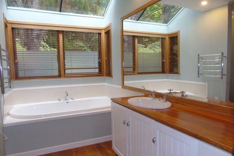 Photo of property in 72a Heretaunga Square, Silverstream, Upper Hutt, 5019