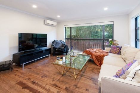 Photo of property in 16 Carlos Drive, Flat Bush, Auckland, 2016