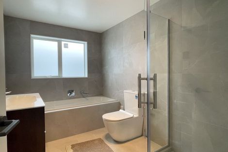 Photo of property in 3b Kaniere Place, Half Moon Bay, Auckland, 2012