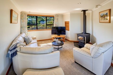 Photo of property in 63 Maungaraki Road, Korokoro, Lower Hutt, 5012