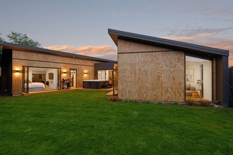 Photo of property in 98 Osborne Street, Waltham, Christchurch, 8011