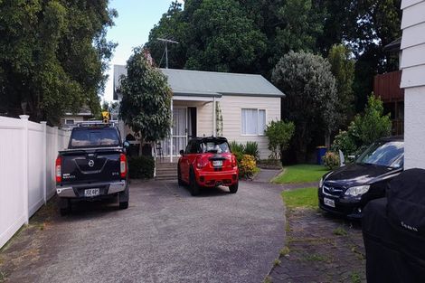 Photo of property in 31 Covil Avenue, Te Atatu South, Auckland, 0610