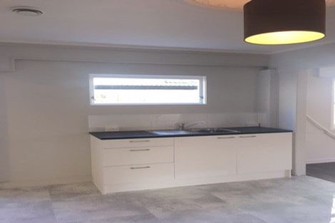 Photo of property in 86a Pupuke Road, Hillcrest, Auckland, 0627