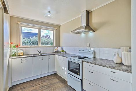 Photo of property in 2/65 Middle Road, Havelock North, 4130