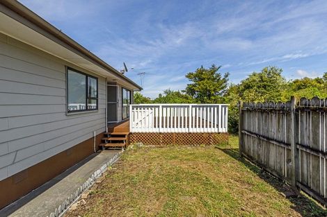 Photo of property in 1/16 Cabello Place, Unsworth Heights, Auckland, 0632