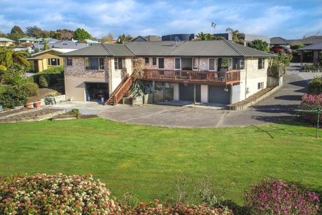 Photo of property in 10 Coutts Place, Mapua, 7005