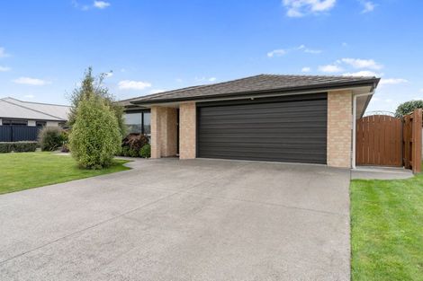 Photo of property in 10 Austin Reid Avenue, Carterton, 5713