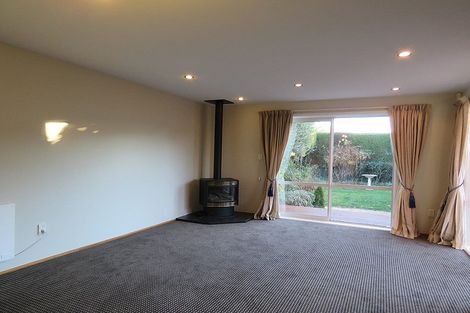 Photo of property in 9 Brookby Crescent Avonhead Christchurch City