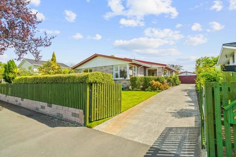 Photo of property in 21 Oakfield Street, Burnside, Christchurch, 8053
