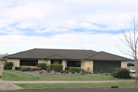 Photo of property in 13 Limousin Place, Grandview Heights, Hamilton, 3200