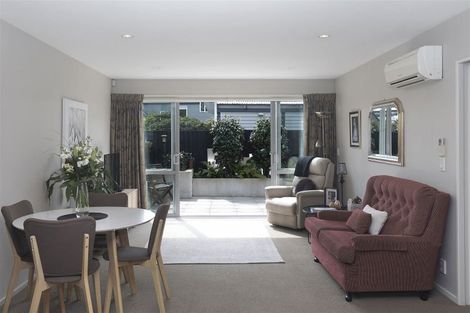 Photo of property in 2/2 Hamilton Avenue, Ilam, Christchurch, 8041