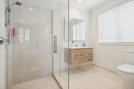 Photo of property in 70 Pohutukawa Parade, Riverhead, 0820