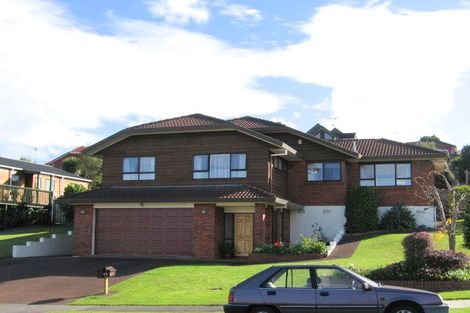 Photo of property in 92 Gosford Drive, Botany Downs, Auckland, 2010