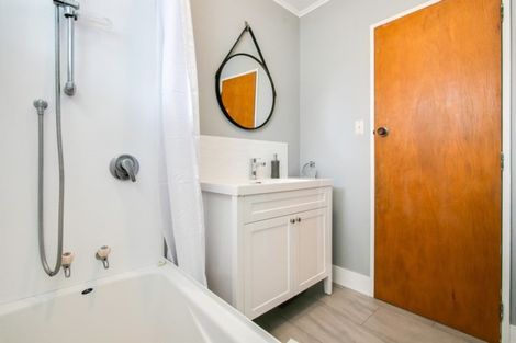 Photo of property in 4 Wynyard Crescent, Tamatea, Napier, 4112