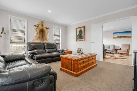 Photo of property in 12 Costello Drive, Ngatea, 3503