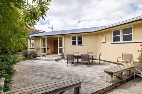 Photo of property in 23 Saint Albans Avenue, Hokowhitu, Palmerston North, 4410