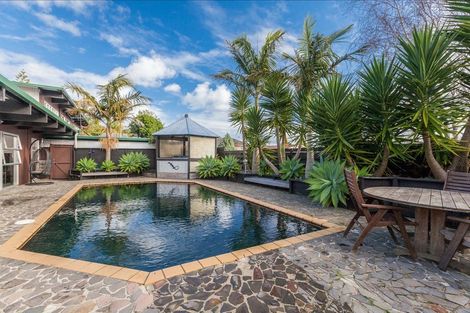 Photo of property in 59 Mcfadzean Drive, Blockhouse Bay, Auckland, 0600