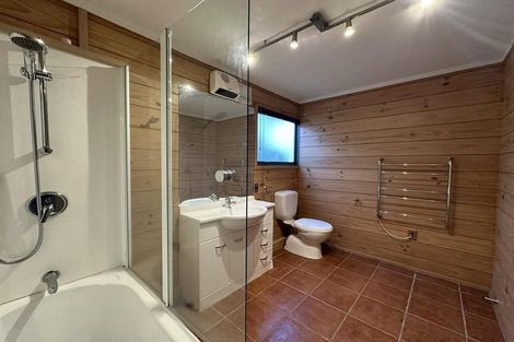 Photo of property in 8a Riverstone Drive, Riverstone Terraces, Upper Hutt, 5018