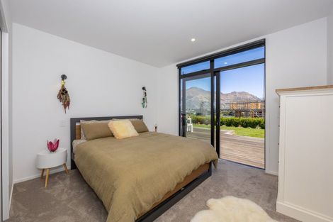 Photo of property in 2 Kotare Drive, Wanaka, 9305