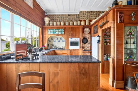 Photo of property in 16 Jubilee Avenue, Devonport, Auckland, 0624