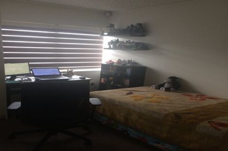 Photo of property in 2/43 Dale Crescent, Pakuranga, Auckland, 2010