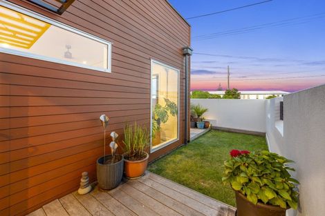 Photo of property in 108 Charles Street, Westshore, Napier, 4110