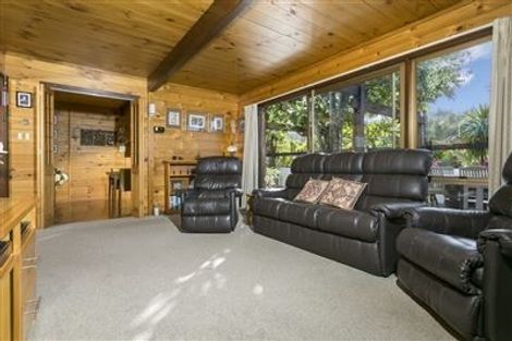 Photo of property in 36 Awaruku Road, Torbay, Auckland, 0630