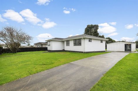 Photo of property in 132 Chichester Drive, Rosehill, Papakura, 2113