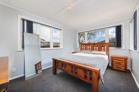 Photo of property in 39 Titirangi Road, New Lynn, Auckland, 0600