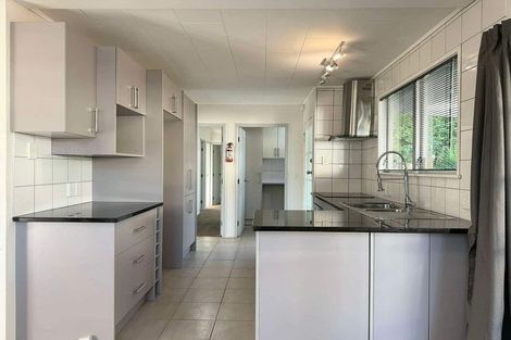 Photo of property in 28 Fairdale Avenue, Red Hill, Papakura, 2110