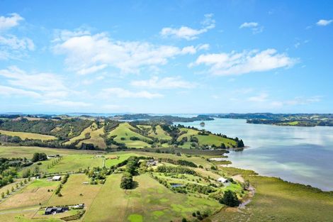 Photo of property in 70 Captain Kasper Rise, Snells Beach, 0920