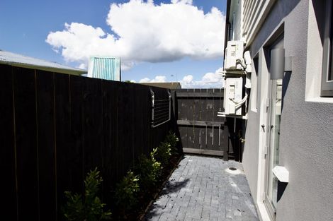 Photo of property in 7/94 Target Road, Totara Vale, Auckland, 0629