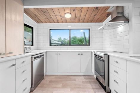 Photo of property in 12 Waitawa Place, Lynmore, Rotorua, 3010