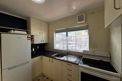 Photo of property in 5/154 Onepu Road, Lyall Bay, Wellington, 6022
