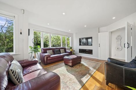 Photo of property in 28 Kowhai Street, Eastbourne, Lower Hutt, 5013