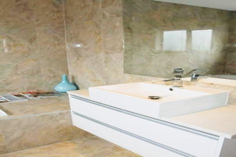 Photo of property in 30a Schnapper Rock Road, Schnapper Rock, Auckland, 0632