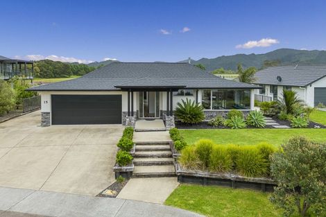 Photo of property in 15 Lady Jocelyn Place, Whitianga, 3510