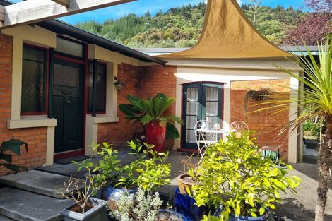 Photo of property in 8 Rutland Street, Picton, 7220