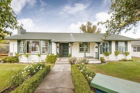 Photo of property in 10 Rhodes Drive, Kelvin Grove, Palmerston North, 4414