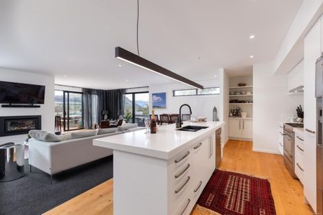 Photo of property in 2/27 Rannoch Drive, Jacks Point, Queenstown, 9371
