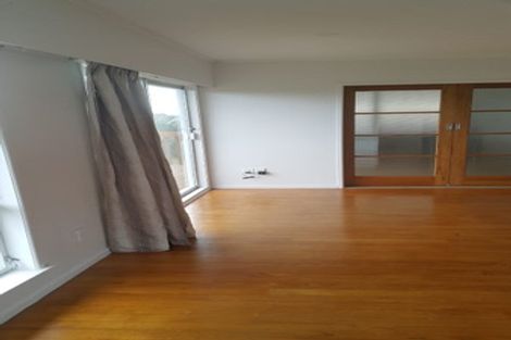 Photo of property in 9 Hatherlow Street, Glenfield, Auckland, 0629