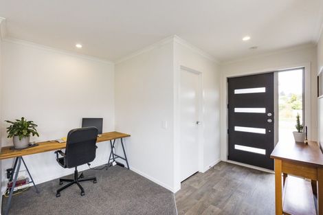 Photo of property in 21 Wescombe Grove, Feilding, 4702