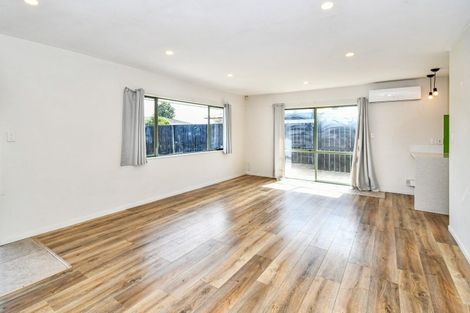 Photo of property in 128a Gloucester Road, Manurewa, Auckland, 2102