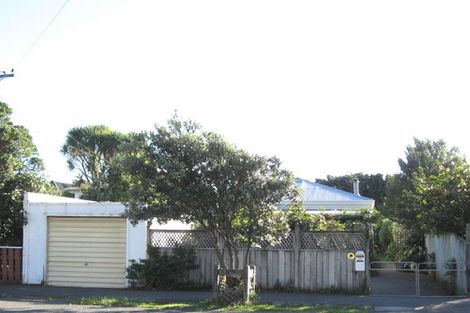 Photo of property in 24 Tuatoru Street, Eastbourne, Lower Hutt, 5013