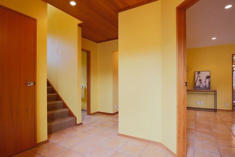 Photo of property in 4 Landsdowne Terrace, Cashmere, Christchurch, 8022